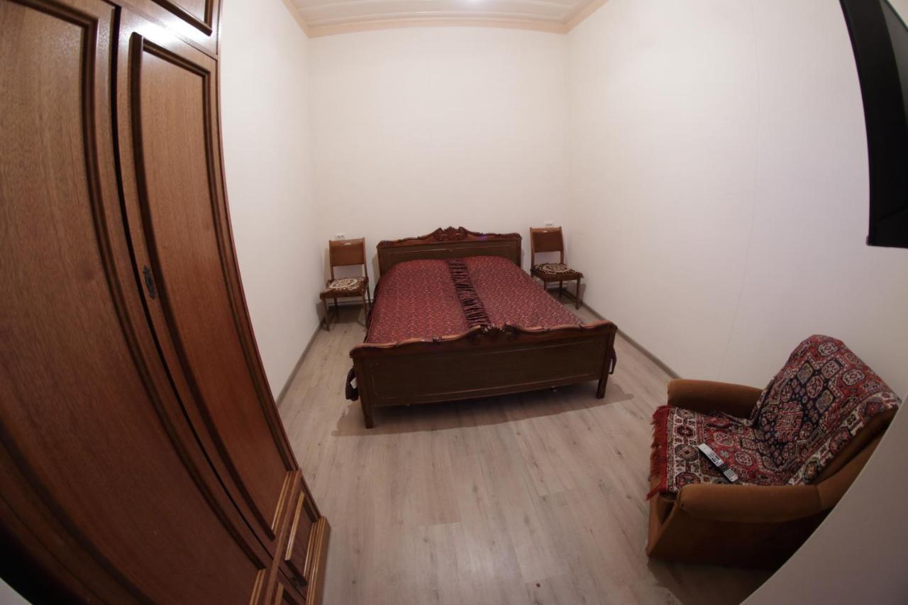 Vanand Guest House Gyumri Bagian luar foto