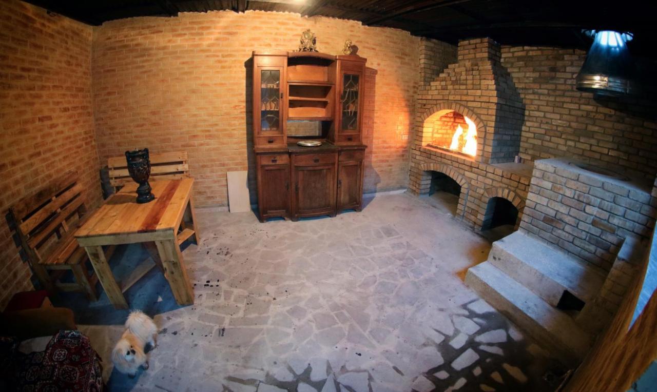 Vanand Guest House Gyumri Bagian luar foto