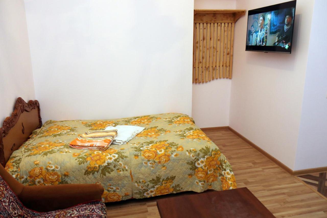 Vanand Guest House Gyumri Bagian luar foto