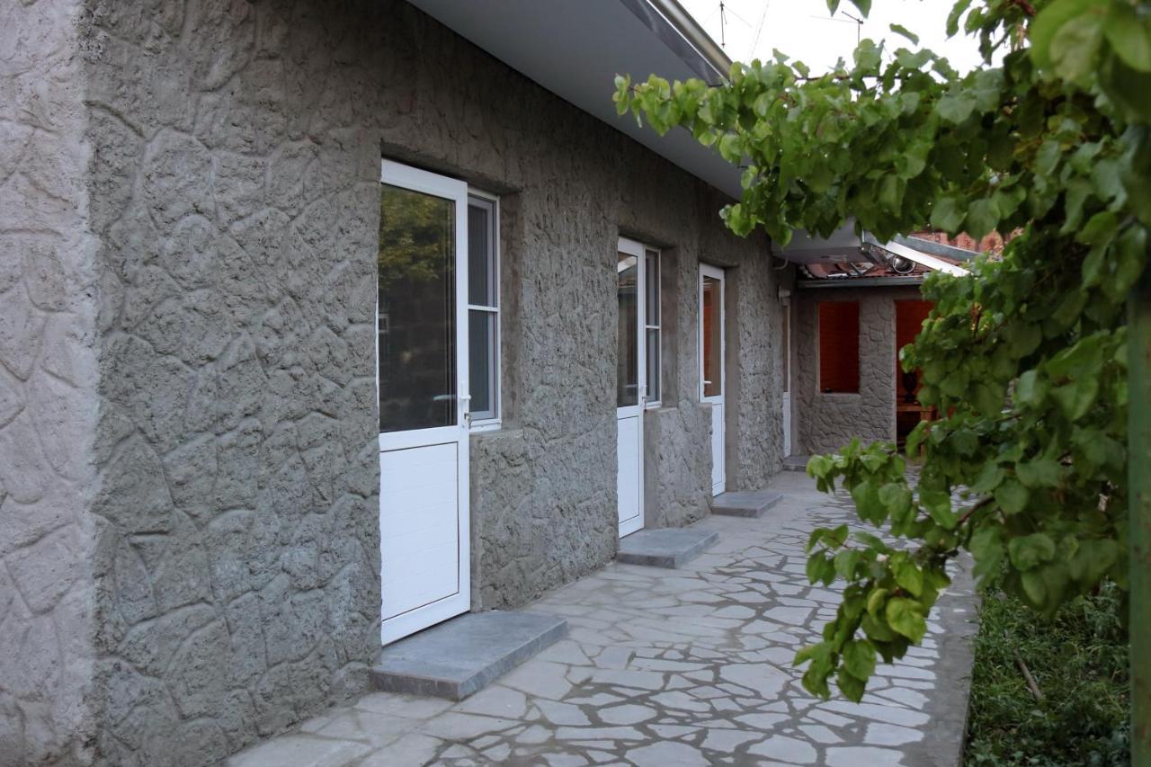 Vanand Guest House Gyumri Bagian luar foto