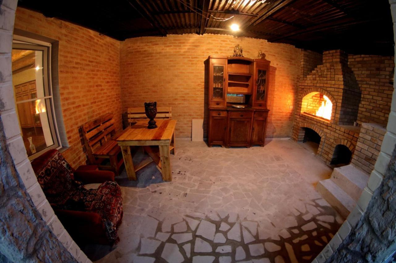 Vanand Guest House Gyumri Bagian luar foto