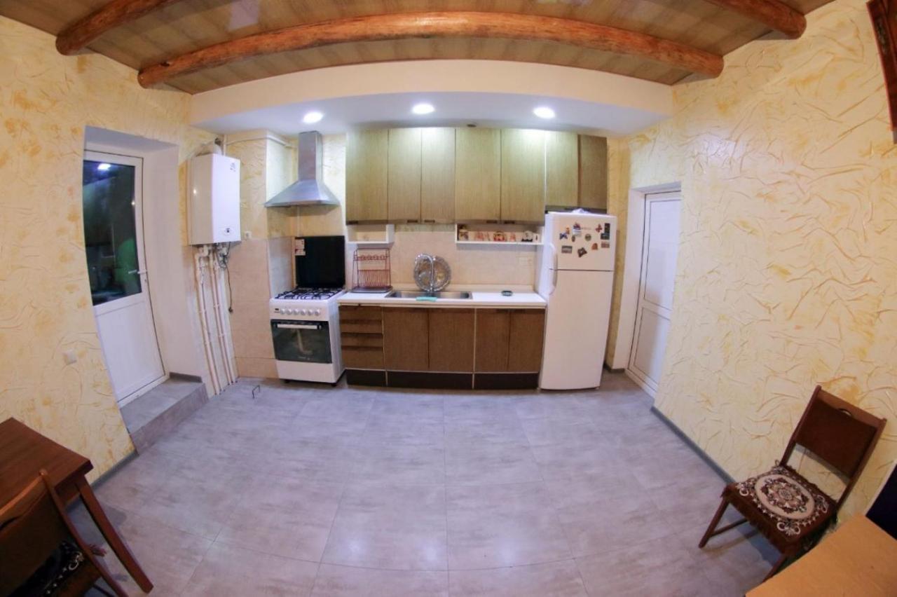 Vanand Guest House Gyumri Bagian luar foto