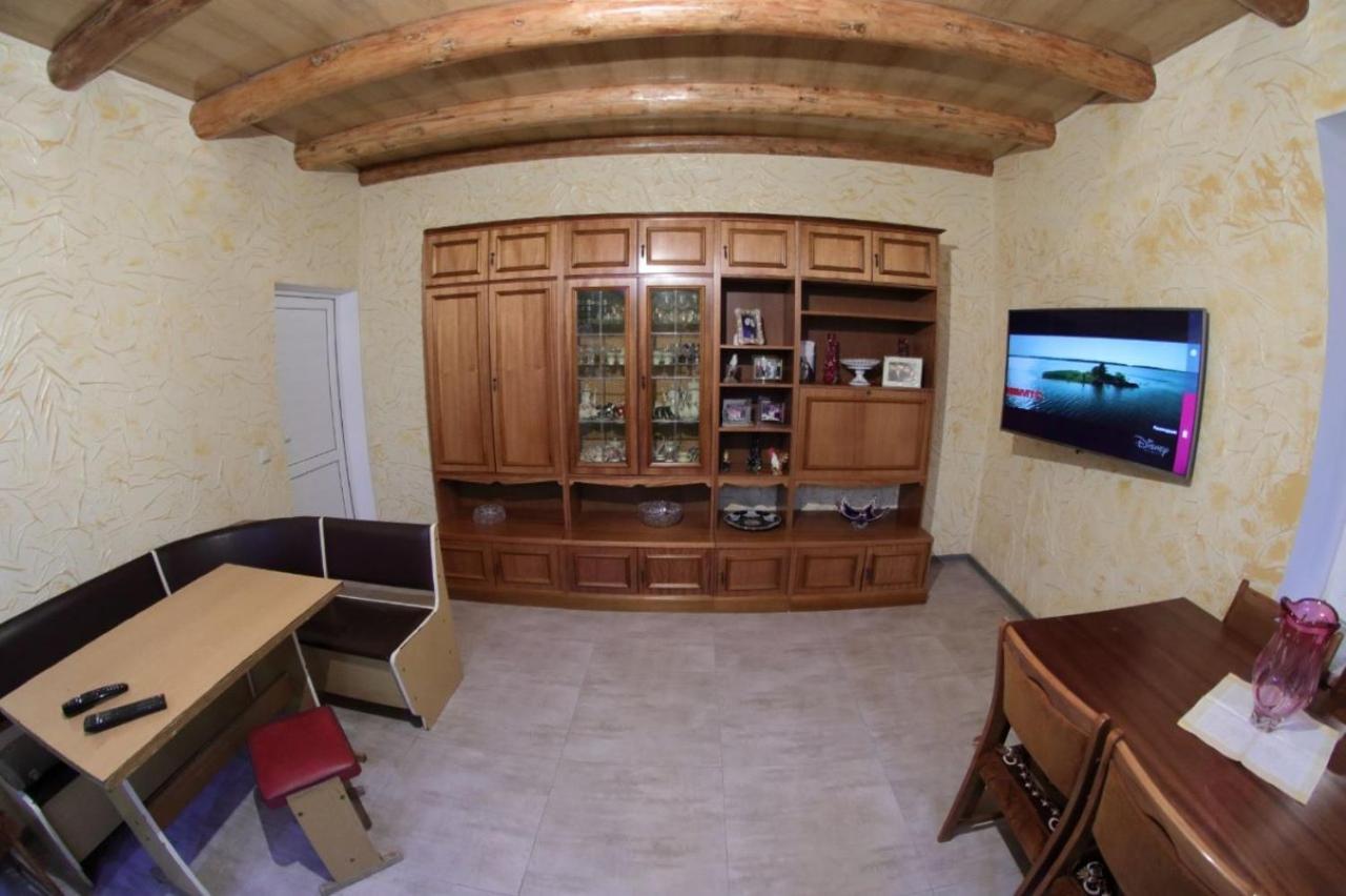 Vanand Guest House Gyumri Bagian luar foto