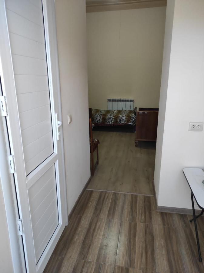 Vanand Guest House Gyumri Bagian luar foto